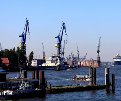port shipyard crane hamburg ships 8243443